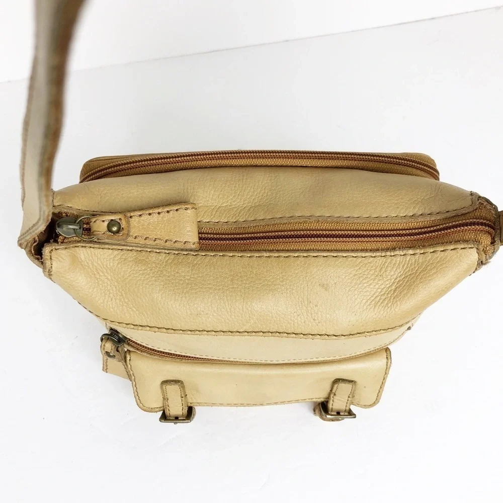 Fossil tan pebbled leather shoulder purse